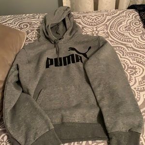 Men’s Small Puma hooded sweatshirt